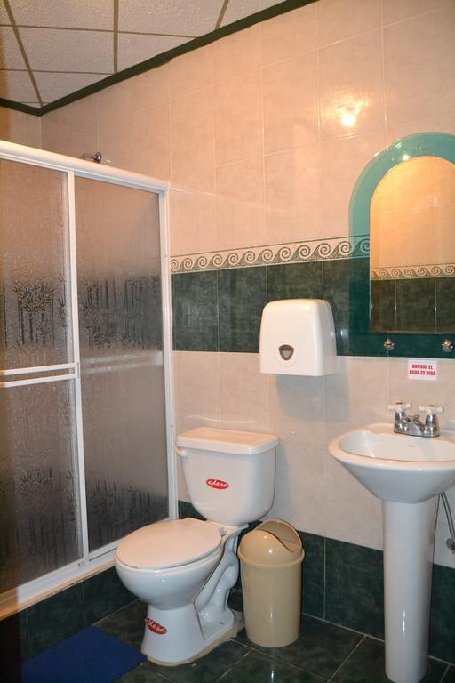 Mashy'S Hostal Отавало Екстер'єр фото